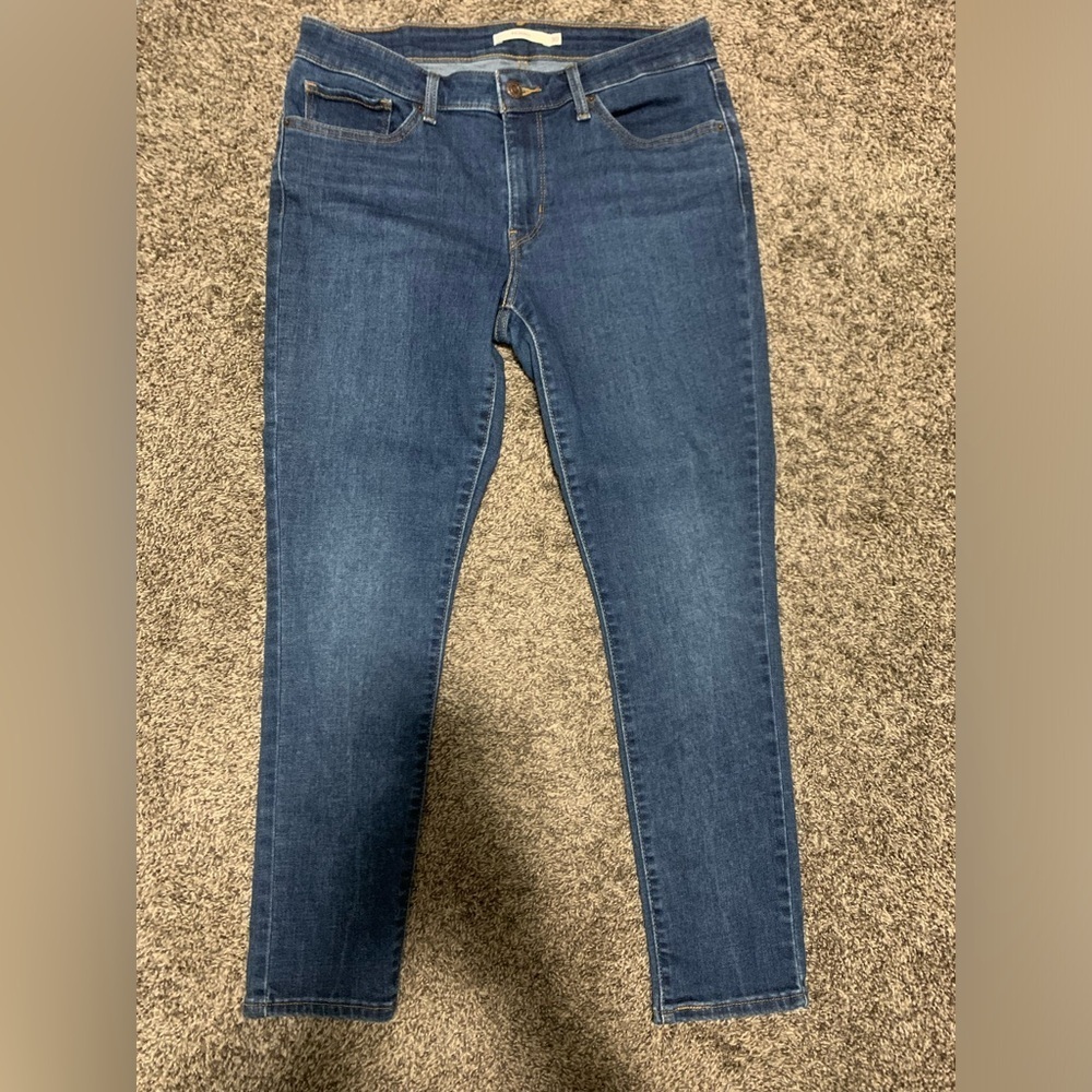 Women’s Levi’s 711 skinny -30- medium dark wash petite